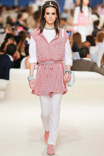 Look 5